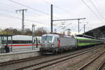 Akiem 7193 010 (91 80 7193 010-4 D-FLIX) am FLX 1242 von Stuttgart Hbf nach Hamburg Hbf, am 03.04.2026 in Erfurt Hbf. 