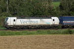 193 680 Siemens Vectron kommt zum Vorschein aus dem Geb�sch am19 Juni 26 �stl von Osterm�nchen. 