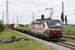 ELL 7193 625 in Diensten von Bahnoperator Polska mit Containern bei Stra�kirchen, 06.06.2026