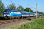 Der EC 378, angef�hrt von 193 289 [91 80 6 193 289-6 D-ELOC], eilt am 12.08.2024 bei Reckenzin seinem Ziel Kiel Hbf entgegen.