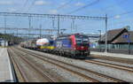 SBB Cargo - Lok 193 065-0 mit G�terzug bei der durchfahrt im Bhf.