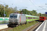 Akiem 7193 010 kommt als Umleiter mit einem Flixtrain nach K�ln durch Herten-Westerholt gefahren 26.9.2026