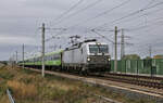 Bei dem kleinen Dorf Wallichen, nahe Erfurt, ist hier Vectron 193009 mit einem Flixtrain am 2.10.2026 um 16.07 Uhr von Halle an der Saale nach Erfurt HBF unterwegs.