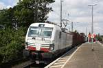 # Roisdorf 25  Die Siemens Vectron 193 818 mit einem Güterzug aus Köln kommend durch Roisdorf bei Bornheim in Richtung Bonn/Koblenz.