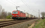 193 322 schleppte am 24.03.19 einen KLV-Zug durch Grreppin Richtung Dessau.