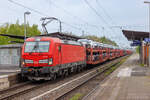 29.04.2023 - Viersen - DB 193 333 fährt mit einem Autotransportzug durch den Bahnhof Viersen