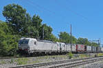 Doppeltraktion, mit den Siemens Vectron 193 305-8 und 193 318-1 f�hrt am 10.07.2026 Richtung Bahnhof Kaiseraugst.