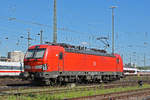 Siemens Vectron der DB 193 317-5 durchfährt solo den badischen Bahnhof.