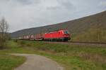 DB Cargo Siemens Vectron 193 316-7 mit KLV Zug in Wernfeld (Bayern) am 01.05.21