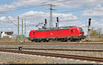 [Reupload]    193 384-5 (Siemens Vectron) als Tfzf befindet sich auf den Gütergleisen in der Karl-von-Thielen-Straße auf dem Rückweg zur Zugbildungsanlage (ZBA) Halle (Saale).