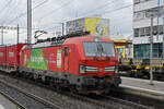 Siemens Vectron 193 357-1 der DB durchfährt am 29.08.2023 den Bahnhof Pratteln.