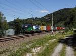 Die 193 251 mit einem Container am 01.07.2018 unterwegs bei Wernstein.