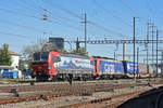 Lok 193 467-8 und die kalte Re 474 004-9 durchfährt den Bahnhof Pratteln. Die Aufnahme stammt vom 27.09.2018.