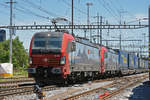 Doppeltraktion, mit den Siemens Vectron 193 469-4 und 193 477-7 durchfährt den Bahnhof Pratteln. Die Aufnahme stammt vom 01.06.2019.