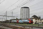 Doppeltraktion, mit den Loks 193 470-2 und 193 465-2, durchfährt den Bahnhof Pratteln.