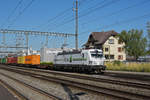 Siemens Vectron 476 451-0 durchfährt den Bahnhof Rupperswil. Die Aufnahme stammt vom 24.06.2020.