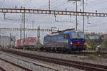 Siemens Vectron 193 528-7 der BLS durchfährt den Bahnhof Pratteln. Die Aufnahme stammt vom 04.11.2020.