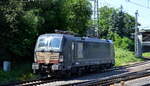 MRCE Vectron  X4 E - 873  [NVR-Nummer: 91 80 6193 873-7 D-DISPO] am 16.06.21 Durchfahrt Bf. Hamburg-Harburg.