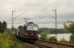 SBB Cargo 193 529 mit einem KLV auf der linken Rheinseite bei Königsbach unterwegs in Richtung Süden am 19.08.2021