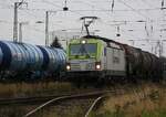 ITL / Captrain 193 897-6 vor KeWa auf 1 durch Anklam am 25.11.2021 - ich stehe auf der Grünfläche neben dem Anschluss zum Binnenhafen Anklam