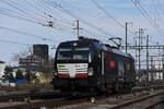 Siemens Vectron 193 712-7 durchfährt solo den Bahnhof Pratteln. Die Aufnahme stammt vom 25.03.2021.