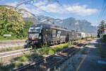 X4 E -708 u. 193 709-3 sind am 23.09.2022 mit einem Aufliegerzug in Richtung Verona unterwegs,gesehen in Peri/Italien