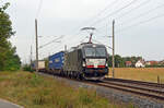 Mit einem Zug des kombinierten Verkehrs rollt 193 631 der MRCE für CD Cargo am 03.10.23 durch Wittenberg-Labetz Richtung Falkenberg(E).