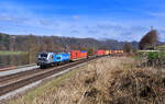 193 813 mit einem Containerzug am 02.03.2024 bei Sandbach.