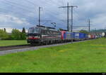 SBB - 193 657 + 474 013 zusammen vor Güterzug unterwegs bei Lyssach am 2024.05.08