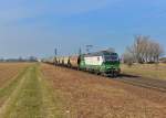 193 217 mit einem Getreidezug am 24.03.2015 bei Plattling. 