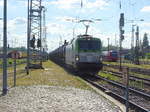 Am 18.06.2017 kam 193 891 mit einem Kesselzug aus Richtung Wittenberge nach Stendal und fuhr weiter Richtung Magdeburg.