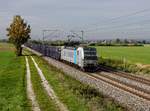 Die 193 816 mit einem leeren Autozug am 06.10.2018 unterwegs bei Moosham.