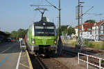 Auto Nachtzug Hamburg-Altona - Lörrach vom 26/27. Juni 2019.
Ankunft im Güterbahnhof Lörrach mit grüner FLIXTRAIN Vectron.
Foto: Walter Ruetsch