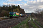 193 243  Komm zum Zug  von WLC mit einem KLV-Zug bei Postbauer-Heng Richtung Nürnberg, 19.03.2019