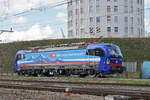 Siemens Vectron 193 520-4 durchfährt den Bahnhof Pratteln.