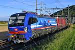 Die neueste und vorerst letzte SBBCI Vectron 193 535  Toce  bereits fleissig im Einsatz, hier aufgenommen zwischen Hendschiken und Othmarsingen am Abend des 30.06.2020.