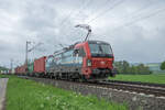 193 461-1 ist mit seinen Containerzug am 18.05.2021 in Richtung Norden unterwegs,bei Friedland.