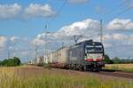 Mit einem Schenker-KLV rollte 193 704 am 07.07.21 durch Gräfenhainichen Richtung Bitterfeld.