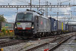 Siemens Vectron 193 716-8 durchfährt den Bahnhof Pratteln.