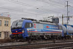 Siemens Vectron 193 518-8 durchfährt den Bahnhof Pratteln.