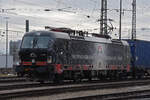 Siemens Vectron 193 657-4 durchfährt den badischen Bahnhof.