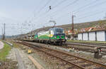 193 246-5 ist mit einem leeren Autozug in Richtung Süden unterwegs,Gemünden am 13.04.2022