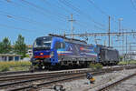 Doppeltraktion, mit den Siemens Vectron 193 661-6 und 193 532-9 durchfährt solo den Bahnhof Pratteln.