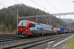 Siemens Vectron 193 463-7 durchfährt am 04.01.2023 den Bahnhof Effingen.