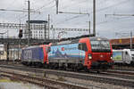 Doppeltraktion, mit den Loks 193 461-1 und 474 014-8 durchfährt am 03.02.2023 solo den Bahnhof Pratteln.