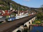 Die 193 842 mit einem Containerzug am 18.04.2015 unterwegs bei Gemünden.