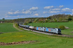 193 817 + 193 811 mit einem Kesselzug am 30.04.2016 bei Edlhausen.