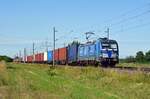 193 848 der EGP führte am 06.07.21 einen Containerzug durch Braschwitz Richtung Magdeburg.