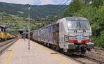 Die Lokomotiven 193 772 und 773 am 28.05.2022 mit einem Güterzug in Sterzing am Brenner.