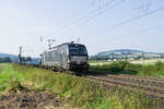 X4E -629 mit einem Güterzug am 23.08.2023 bei Reilos.